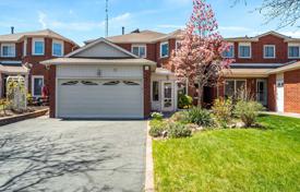 Haus in der Stadt – Scarborough, Toronto, Ontario,  Kanada. C$1 235 000