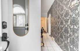 3-zimmer haus in der stadt in Etobicoke, Kanada. C$1 516 000
