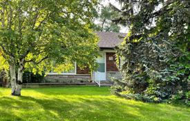 7-zimmer haus in der stadt in Scarborough, Kanada. C$1 310 000