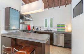 Haus in der Stadt – Miami Beach, Florida, Vereinigte Staaten. $2 995 000