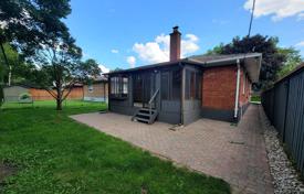 11-zimmer haus in der stadt in Etobicoke, Kanada. C$2 128 000
