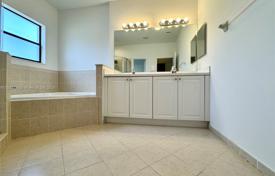 3-zimmer haus in der stadt 278 m² in Miami, Vereinigte Staaten. $548 000