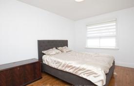 10-zimmer haus in der stadt in Etobicoke, Kanada. C$1 308 000