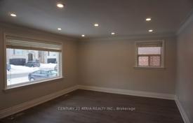 8-zimmer haus in der stadt in North York, Kanada. C$2 205 000