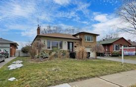 9-zimmer haus in der stadt in Etobicoke, Kanada. C$1 783 000