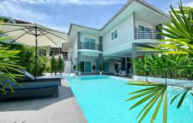 5-zimmer villa 428 m² in Pattaya, Thailand. $490 000