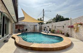 4-zimmer villa 200 m² in Pattaya, Thailand. $325 000