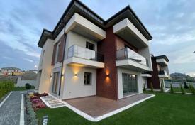 7-zimmer villa 360 m² in Beylikdüzü, Türkei. 59 430 000 TRY