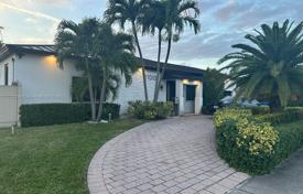 4-zimmer haus in der stadt 300 m² in Miami, Vereinigte Staaten. $1 890 000