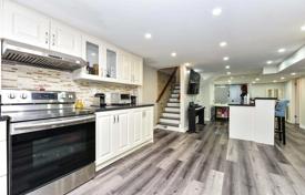 5-zimmer haus in der stadt in North York, Kanada. C$1 534 000