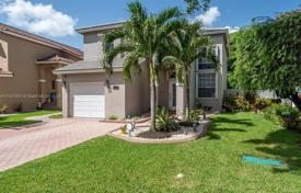 3-zimmer haus in der stadt 210 m² in Pembroke Pines, Vereinigte Staaten. $610 000