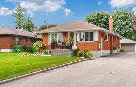 4-zimmer haus in der stadt in Scarborough, Kanada. C$1 064 000