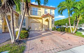 Haus in der Stadt – West End, Miami, Florida,  Vereinigte Staaten. $510 000