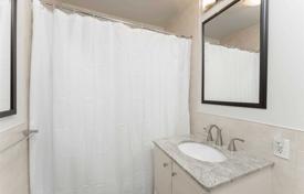 8-zimmer haus in der stadt in Scarborough, Kanada. C$1 589 000
