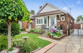 Haus in der Stadt – East York, Toronto, Ontario,  Kanada. C$1 028 000