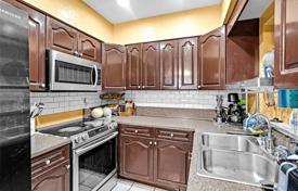 3-zimmer haus in der stadt 157 m² in Miami, Vereinigte Staaten. $549 000