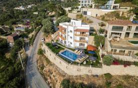 8-zimmer villa 300 m² in Fethiye, Türkei. 77 012 000 TRY