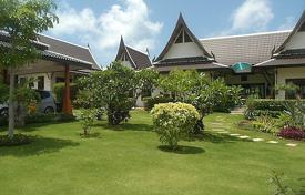 Villa – Phuket, Thailand. $2 470  pro Woche