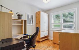 6-zimmer haus in der stadt in Etobicoke, Kanada. C$1 573 000