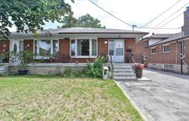 4-zimmer stadthaus in North York, Kanada. C$941 000