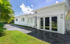 Villa – Surfside, Florida, Vereinigte Staaten. $1 545 000