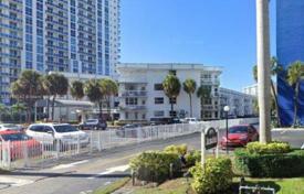 Eigentumswohnung – Hallandale Beach, Florida, Vereinigte Staaten. $300 000
