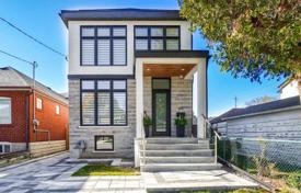 5-zimmer haus in der stadt in East York, Kanada. C$2 658 000