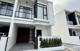 4-zimmer villa 180 m² in Pattaya, Thailand. $206 000