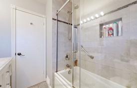 10-zimmer haus in der stadt in Scarborough, Kanada. C$1 705 000