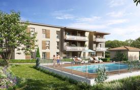 Wohnung – Bormes-les-Mimosas, Côte d'Azur, Frankreich. From 259 000 €