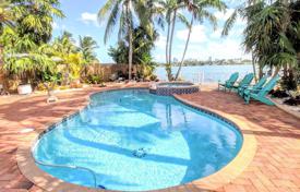 Villa – Stillwater Drive, Miami Beach, Florida,  Vereinigte Staaten. $2 300 000