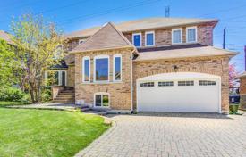 6-zimmer haus in der stadt in North York, Kanada. C$1 775 000