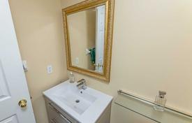 5-zimmer haus in der stadt in Scarborough, Kanada. C$1 333 000