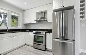 8-zimmer haus in der stadt in Etobicoke, Kanada. C$1 640 000