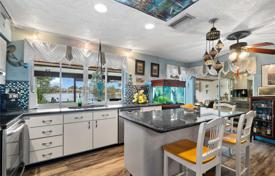 Haus in der Stadt – Pembroke Pines, Broward, Florida,  Vereinigte Staaten. $650 000