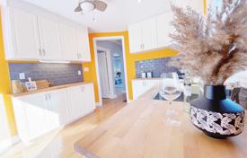 7-zimmer haus in der stadt in East York, Kanada. C$1 689 000