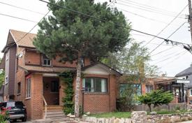 Haus in der Stadt – York, Toronto, Ontario,  Kanada. C$1 268 000