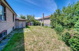9-zimmer haus in der stadt in Etobicoke, Kanada. C$1 922 000