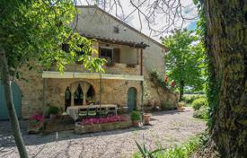 4-zimmer villa 360 m² in Sarteano, Italien. 1 000 000 €