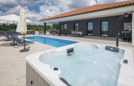 2-zimmer haus in der stadt 135 m² in Žminj, Kroatien. 400 000 €