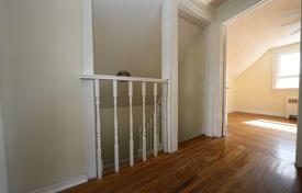 8-zimmer haus in der stadt in Scarborough, Kanada. C$1 203 000