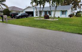 3-zimmer haus in der stadt 190 m² in Cape Coral, Vereinigte Staaten. $357 000