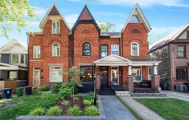 Stadthaus – Pape Avenue, Toronto, Ontario,  Kanada. C$1 383 000