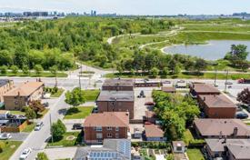 5-zimmer haus in der stadt in North York, Kanada. C$2 002 000