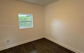 4-zimmer haus in der stadt 137 m² in Miami, Vereinigte Staaten. $650 000
