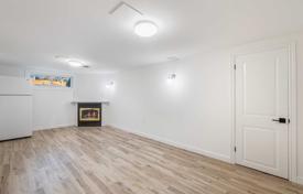 4-zimmer haus in der stadt in Etobicoke, Kanada. C$1 806 000
