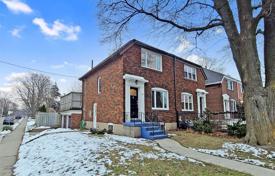 Stadthaus – East York, Toronto, Ontario,  Kanada. C$1 680 000