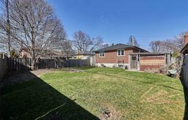 10-zimmer haus in der stadt in Scarborough, Kanada. C$1 163 000
