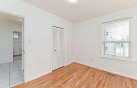 6-zimmer haus in der stadt in Etobicoke, Kanada. C$1 721 000