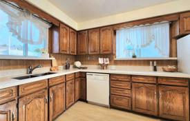 8-zimmer haus in der stadt in Scarborough, Kanada. C$1 778 000